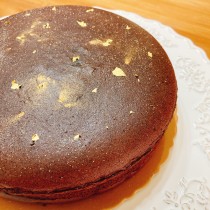 圓形無麩質巧克力蛋糕-8吋(金泊素面款)